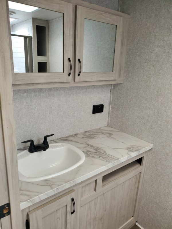 Bathroom vanity in the 2022 Della Terra DET261RB